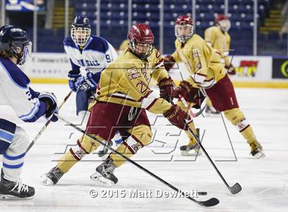 Thumbnail 2 in Boston College High vs. Seton Hall Prep (Notre Dame New Year's Invitational Semifinal) photogallery.