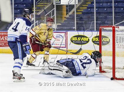 Thumbnail 2 in Boston College High vs. Seton Hall Prep (Notre Dame New Year's Invitational Semifinal) photogallery.