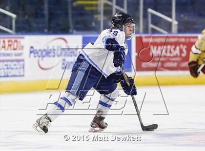 Thumbnail 3 in Boston College High vs. Seton Hall Prep (Notre Dame New Year's Invitational Semifinal) photogallery.