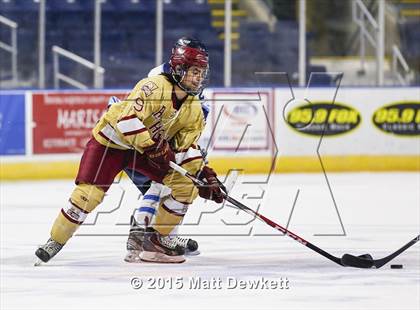 Thumbnail 3 in Boston College High vs. Seton Hall Prep (Notre Dame New Year's Invitational Semifinal) photogallery.