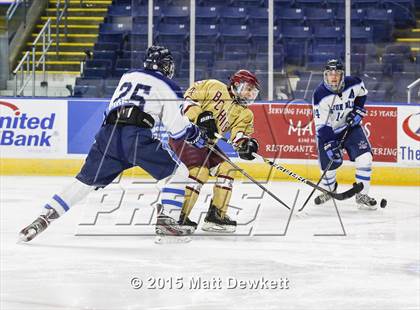 Thumbnail 2 in Boston College High vs. Seton Hall Prep (Notre Dame New Year's Invitational Semifinal) photogallery.
