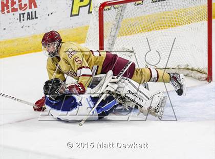 Thumbnail 1 in Boston College High vs. Seton Hall Prep (Notre Dame New Year's Invitational Semifinal) photogallery.