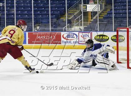 Thumbnail 1 in Boston College High vs. Seton Hall Prep (Notre Dame New Year's Invitational Semifinal) photogallery.