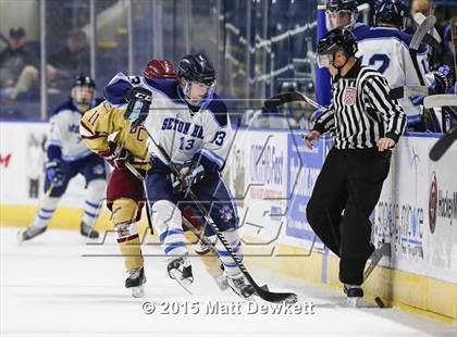 Thumbnail 1 in Boston College High vs. Seton Hall Prep (Notre Dame New Year's Invitational Semifinal) photogallery.