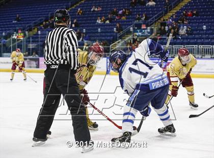 Thumbnail 3 in Boston College High vs. Seton Hall Prep (Notre Dame New Year's Invitational Semifinal) photogallery.