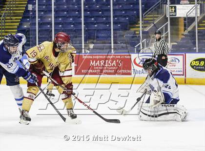 Thumbnail 3 in Boston College High vs. Seton Hall Prep (Notre Dame New Year's Invitational Semifinal) photogallery.