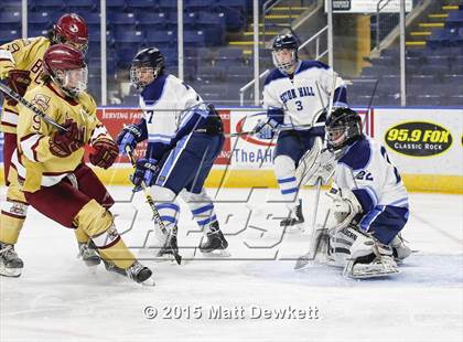 Thumbnail 2 in Boston College High vs. Seton Hall Prep (Notre Dame New Year's Invitational Semifinal) photogallery.