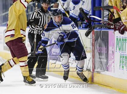 Thumbnail 3 in Boston College High vs. Seton Hall Prep (Notre Dame New Year's Invitational Semifinal) photogallery.