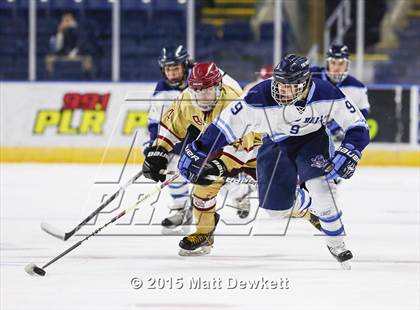 Thumbnail 1 in Boston College High vs. Seton Hall Prep (Notre Dame New Year's Invitational Semifinal) photogallery.