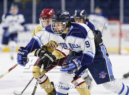 Thumbnail 1 in Boston College High vs. Seton Hall Prep (Notre Dame New Year's Invitational Semifinal) photogallery.