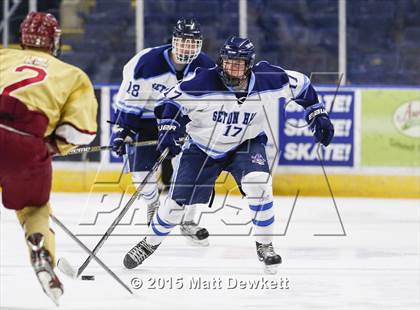 Thumbnail 3 in Boston College High vs. Seton Hall Prep (Notre Dame New Year's Invitational Semifinal) photogallery.