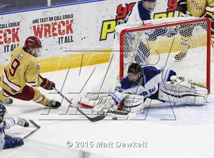 Thumbnail 3 in Boston College High vs. Seton Hall Prep (Notre Dame New Year's Invitational Semifinal) photogallery.