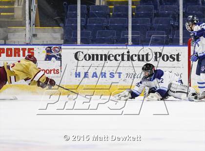 Thumbnail 2 in Boston College High vs. Seton Hall Prep (Notre Dame New Year's Invitational Semifinal) photogallery.