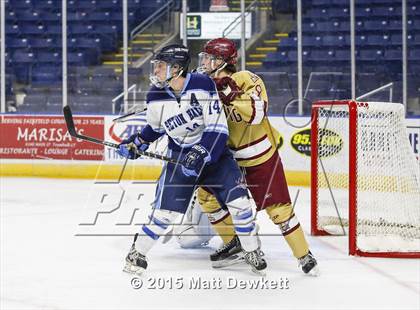Thumbnail 3 in Boston College High vs. Seton Hall Prep (Notre Dame New Year's Invitational Semifinal) photogallery.