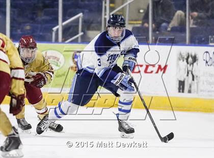 Thumbnail 2 in Boston College High vs. Seton Hall Prep (Notre Dame New Year's Invitational Semifinal) photogallery.
