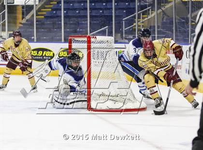 Thumbnail 2 in Boston College High vs. Seton Hall Prep (Notre Dame New Year's Invitational Semifinal) photogallery.
