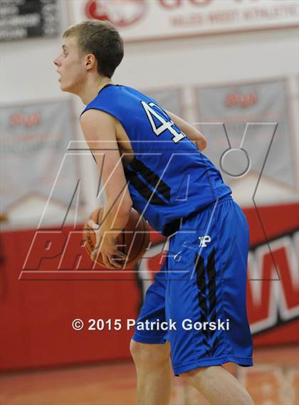 Thumbnail 1 in Highland Park vs Lake Forest (McDonald's City-Suburban Showdown) photogallery.