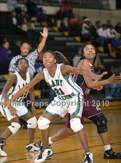 Thumbnail 2 in Liberty Tech Magnet vs Lake County (Dyersburg Tournament) photogallery.