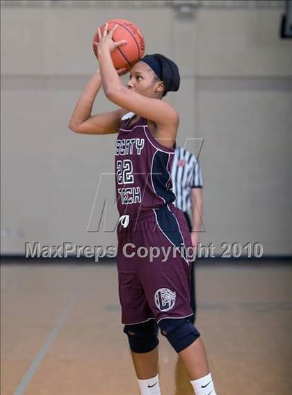 Thumbnail 3 in Liberty Tech Magnet vs Lake County (Dyersburg Tournament) photogallery.