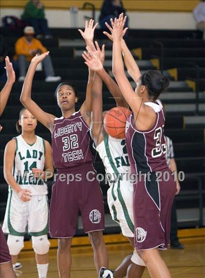 Thumbnail 2 in Liberty Tech Magnet vs Lake County (Dyersburg Tournament) photogallery.