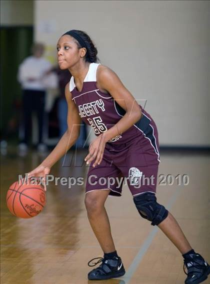 Thumbnail 2 in Liberty Tech Magnet vs Lake County (Dyersburg Tournament) photogallery.