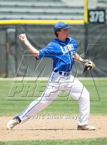 Thumbnail 2 in Oxford vs. St. John Paul II (MIAA Division 4 Final) photogallery.