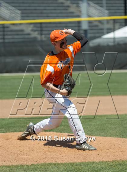 Thumbnail 2 in Oxford vs. St. John Paul II (MIAA Division 4 Final) photogallery.
