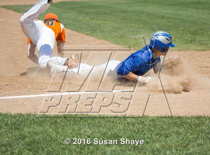 Thumbnail 1 in Oxford vs. St. John Paul II (MIAA Division 4 Final) photogallery.