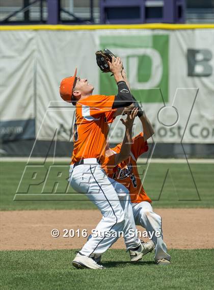 Thumbnail 3 in Oxford vs. St. John Paul II (MIAA Division 4 Final) photogallery.