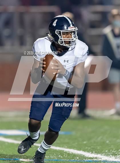 Thumbnail 1 in Reagan [Ronald] vs Smithson Valley (UIL 6A BI-District) photogallery.