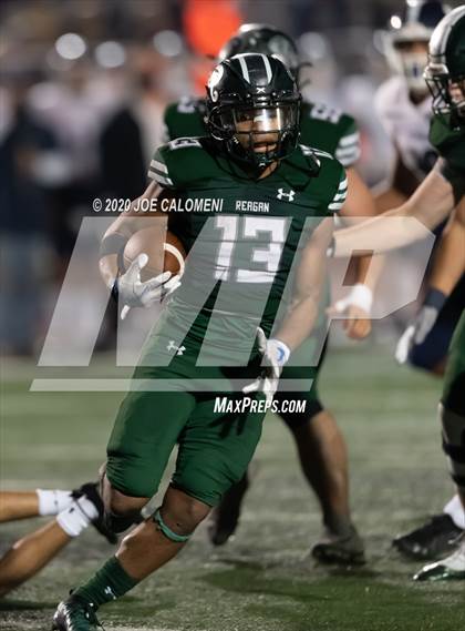 Thumbnail 2 in Reagan [Ronald] vs Smithson Valley (UIL 6A BI-District) photogallery.