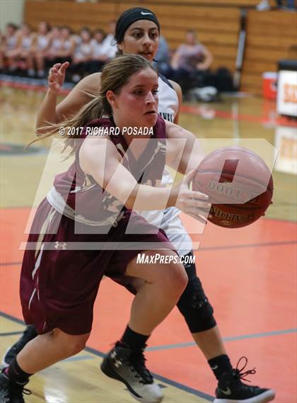 Thumbnail 3 in Sierra vs. Clovis East photogallery.
