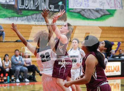 Thumbnail 1 in Sierra vs. Clovis East photogallery.