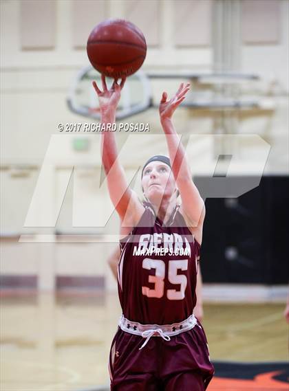 Thumbnail 1 in Sierra vs. Clovis East photogallery.