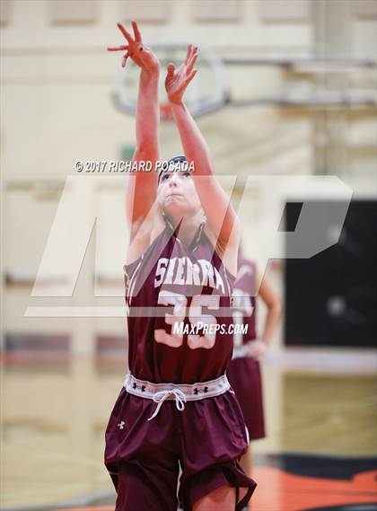 Thumbnail 3 in Sierra vs. Clovis East photogallery.