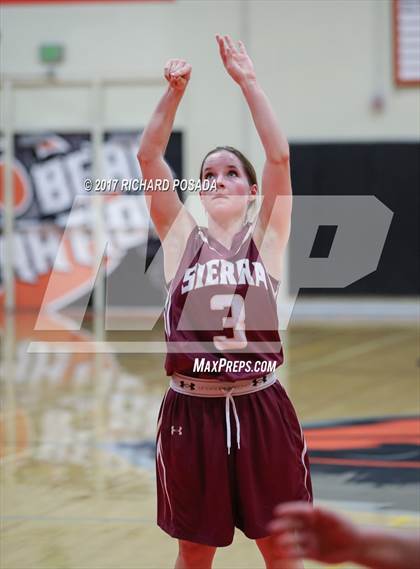Thumbnail 2 in Sierra vs. Clovis East photogallery.