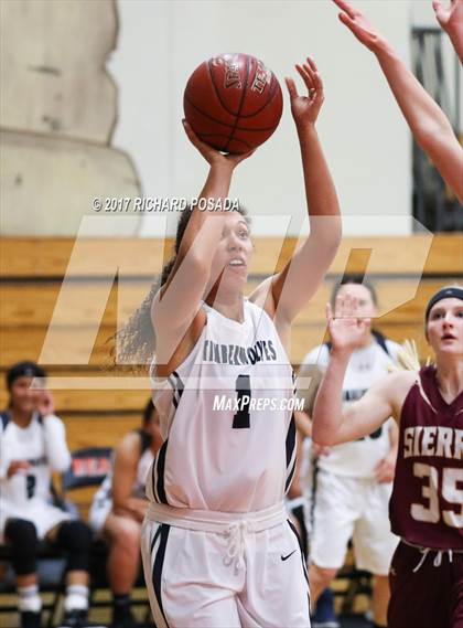 Thumbnail 3 in Sierra vs. Clovis East photogallery.