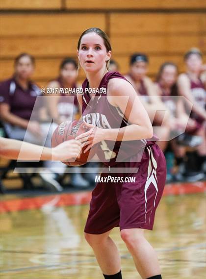 Thumbnail 1 in Sierra vs. Clovis East photogallery.