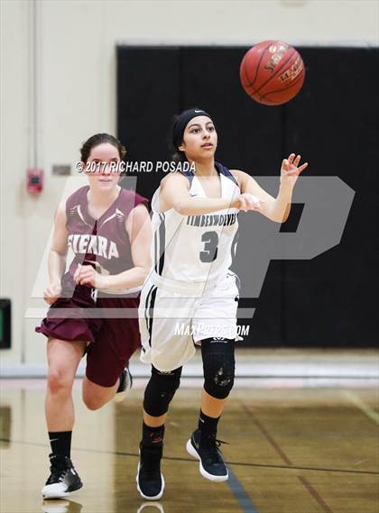 Thumbnail 2 in Sierra vs. Clovis East photogallery.