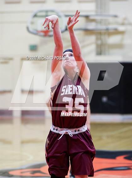 Thumbnail 2 in Sierra vs. Clovis East photogallery.