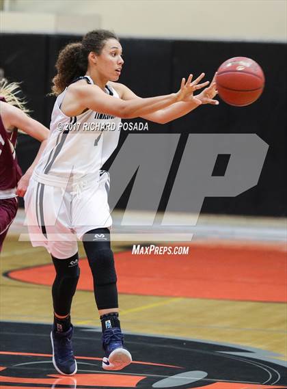 Thumbnail 1 in Sierra vs. Clovis East photogallery.