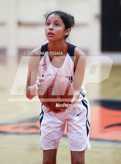 Thumbnail 1 in Sierra vs. Clovis East photogallery.