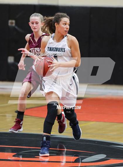 Thumbnail 2 in Sierra vs. Clovis East photogallery.