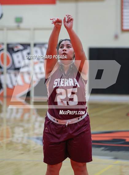 Thumbnail 1 in Sierra vs. Clovis East photogallery.