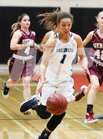 Thumbnail 3 in Sierra vs. Clovis East photogallery.