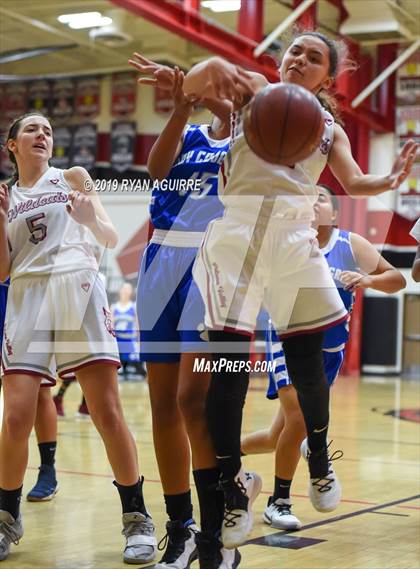 Thumbnail 3 in Paloma Valley vs. Beaumont photogallery.