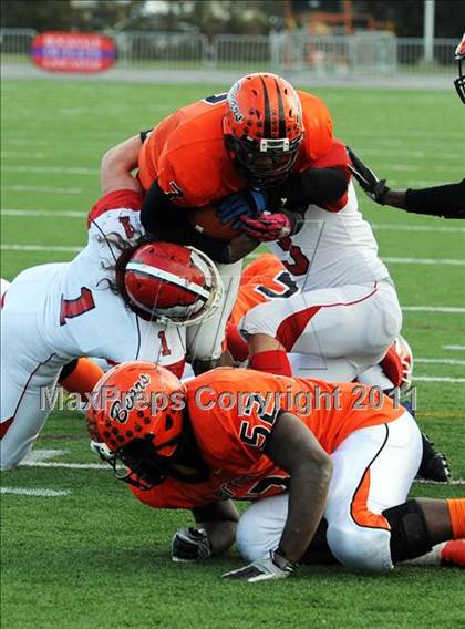 Thumbnail 1 in Riverside vs. Clairton (PIAA Class A Final) photogallery.