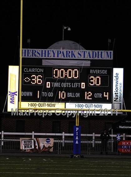 Thumbnail 1 in Riverside vs. Clairton (PIAA Class A Final) photogallery.