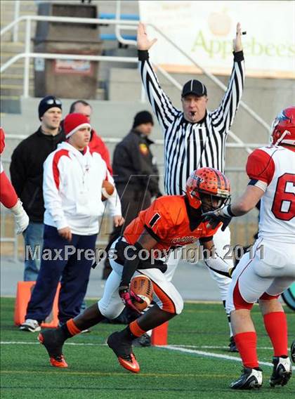 Thumbnail 3 in Riverside vs. Clairton (PIAA Class A Final) photogallery.