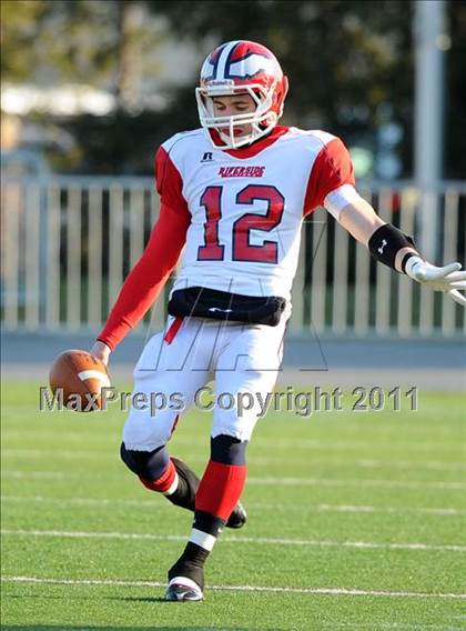 Thumbnail 3 in Riverside vs. Clairton (PIAA Class A Final) photogallery.